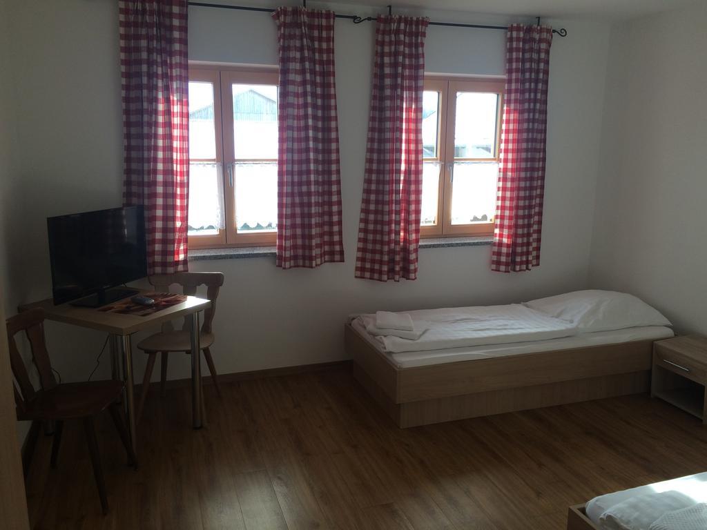 Stangl-Hof Hotell Forstinning Eksteriør bilde